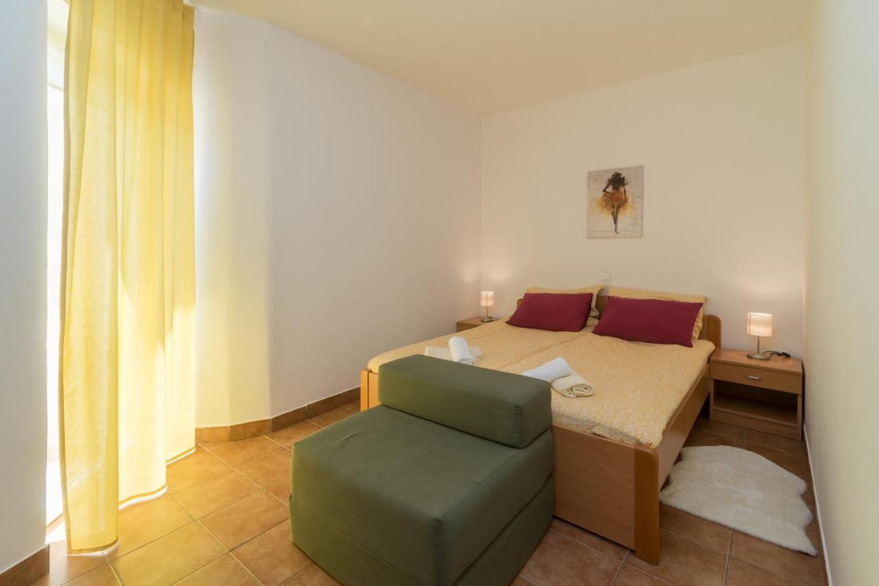 Apartments Bogdanic Krk I Krk Town Extérieur photo