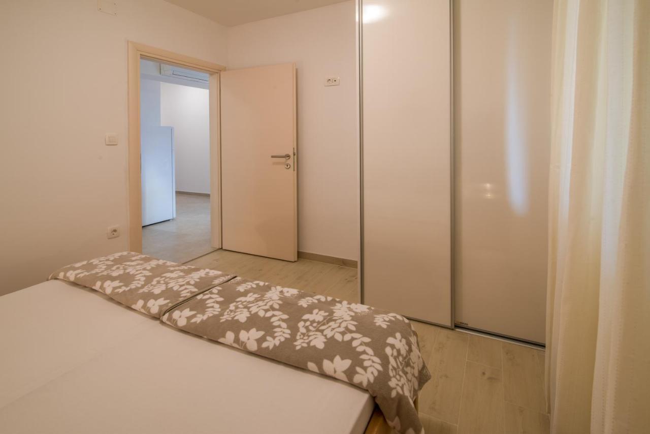 Apartments Bogdanic Krk I Krk Town Extérieur photo